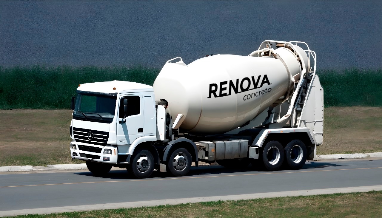 Caminhão da frota Renova Concreto